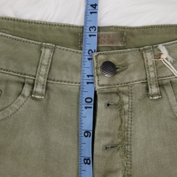 Sun & Shadow High Rise Button Fly Denim Sh… - Picture 5 of 6